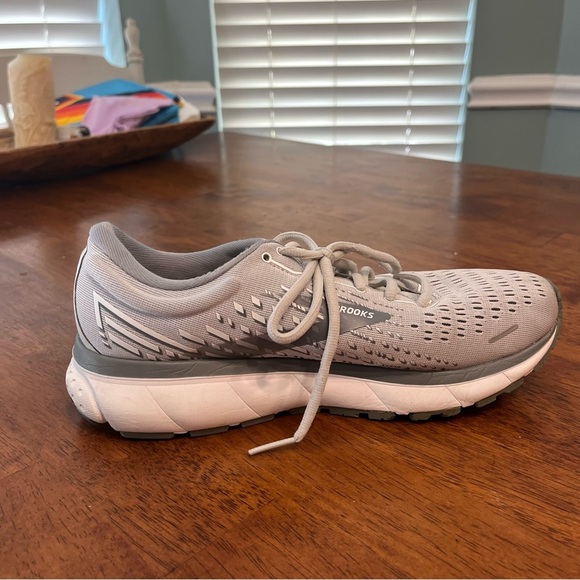Brooks Light Gray Athletic Shoes ghost 13 size 9 men’s - Picture 2 of 12